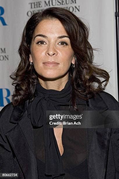 annabella sciorra desnuda|176 Annabella Sciorra Sopranos Stock Photos, High